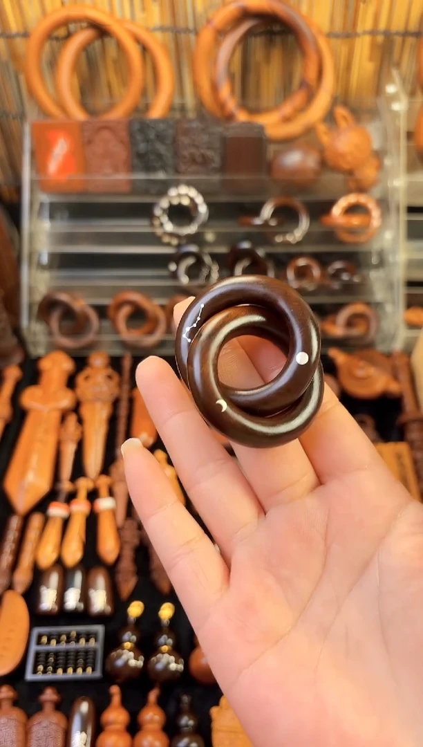 雷枣木玉化乾坤圈2.5  镶银日月款