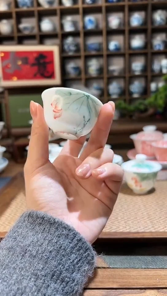 【闪购商品】五彩手绘荷花客杯