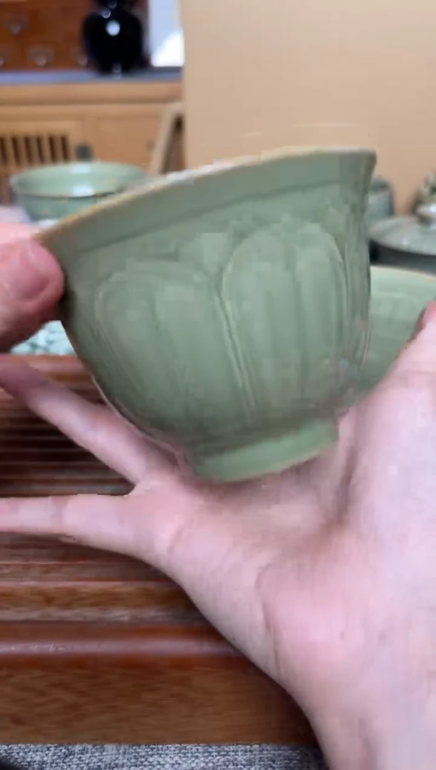 瓷器橄榄绿莲瓣大容量主人杯 微瑕