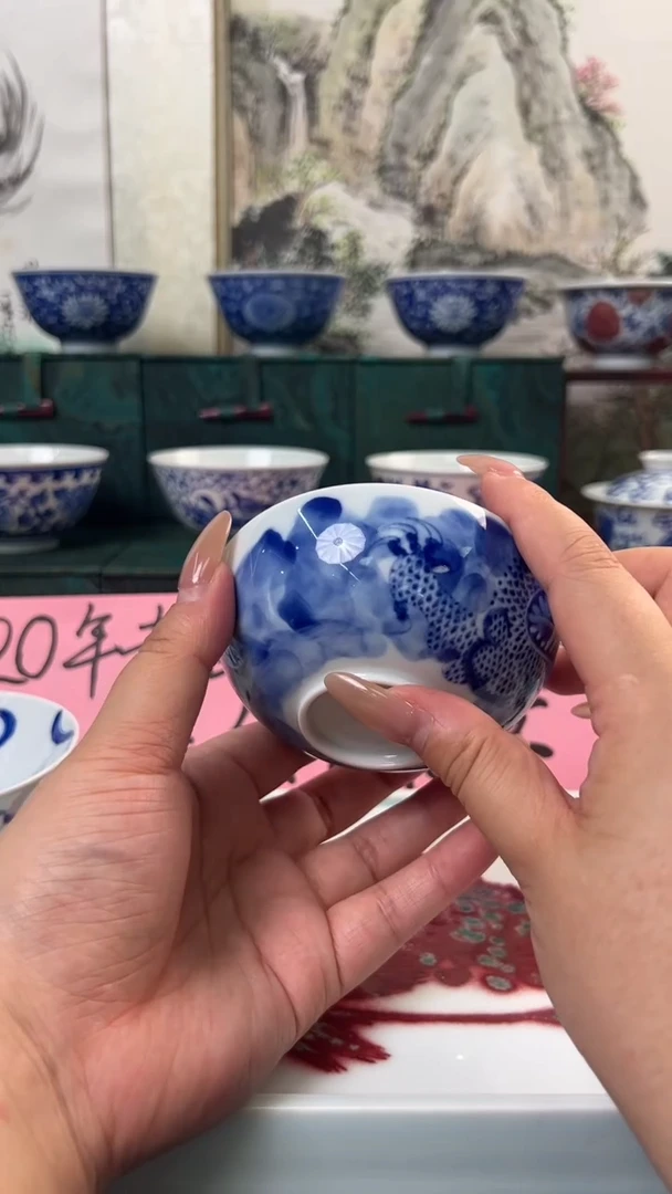 手绘青花陶瓷主人杯-龙纹