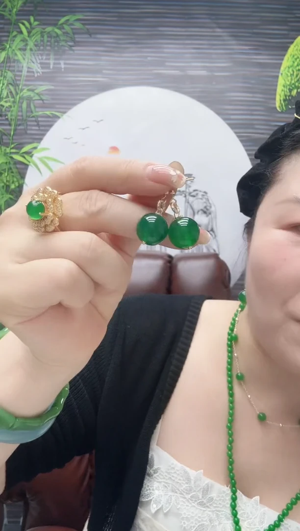 高货阳绿卡14哪吒耳坠