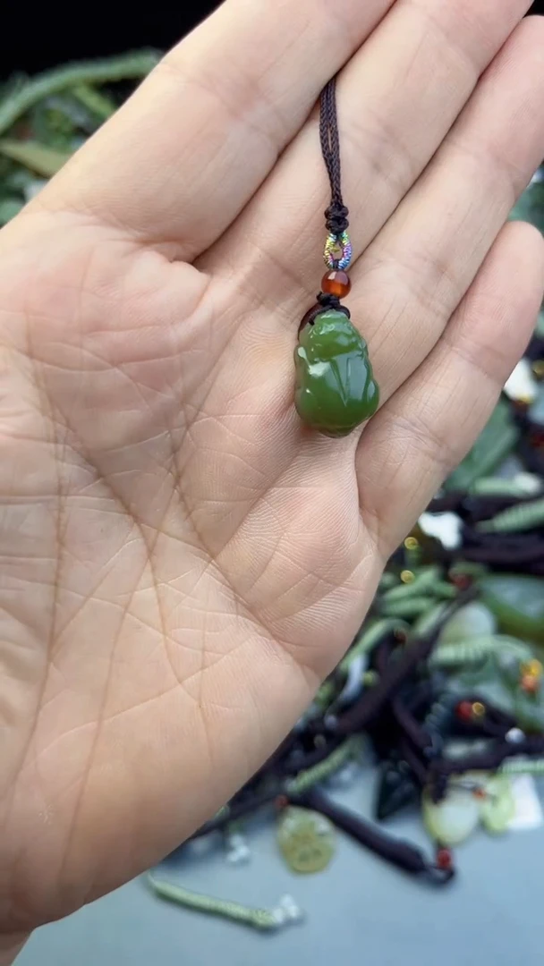 和田玉未镶嵌颈饰多样性发货     拍一发一