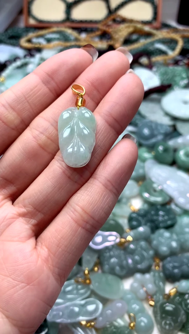 颈饰未镶嵌翡翠1