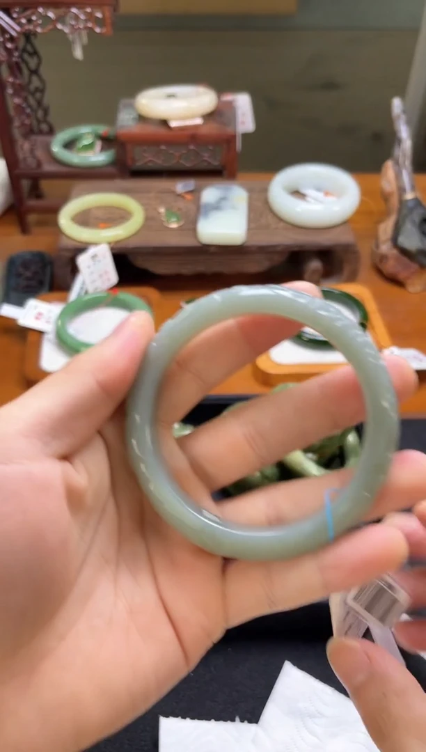 未镶嵌手镯和田玉吐拉牧场 61圈 5