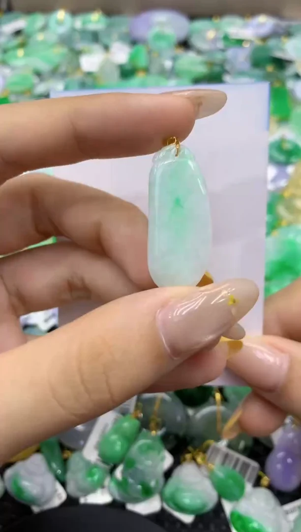 颈饰未镶嵌翡翠天然缅甸翡翠A货