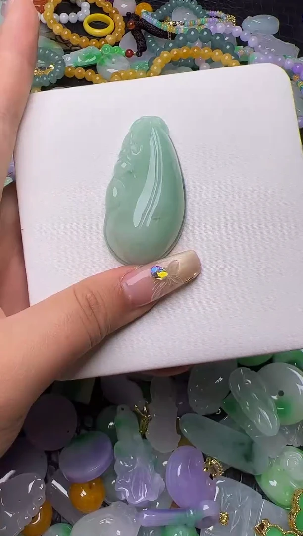 翡翠未镶嵌颈饰天然缅甸翡翠吊坠