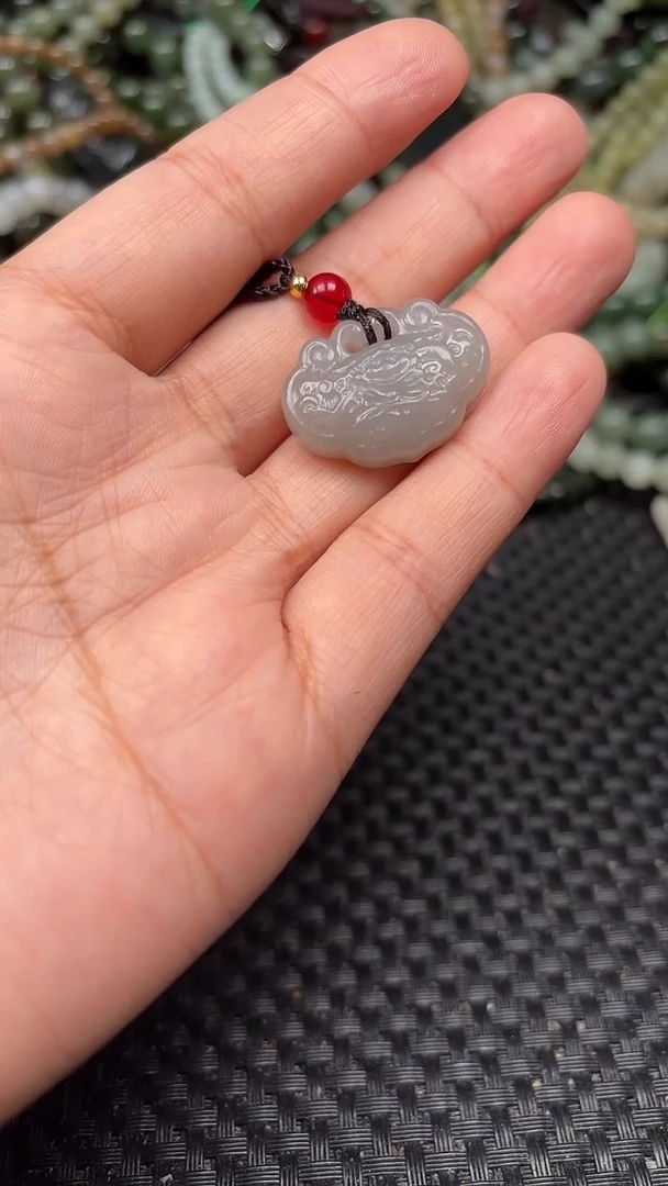 和田玉未镶嵌颈饰1