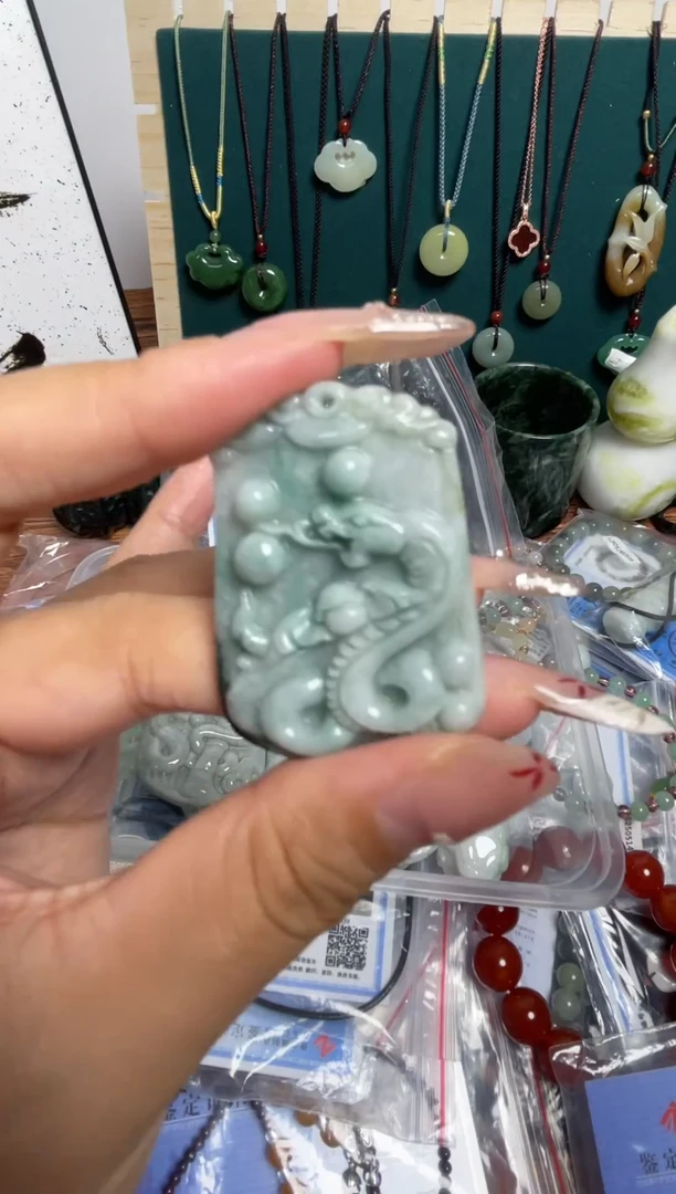 吊坠(赠链)未镶嵌翡翠蛇牌吊坠