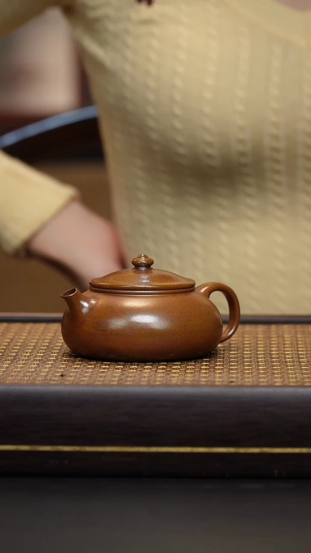 茶壶紫砂火云烧 寒江