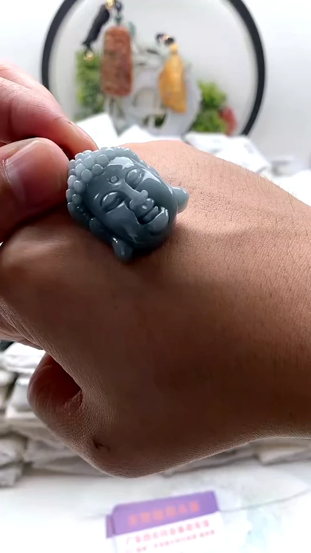 颈饰未镶嵌翡翠佛头