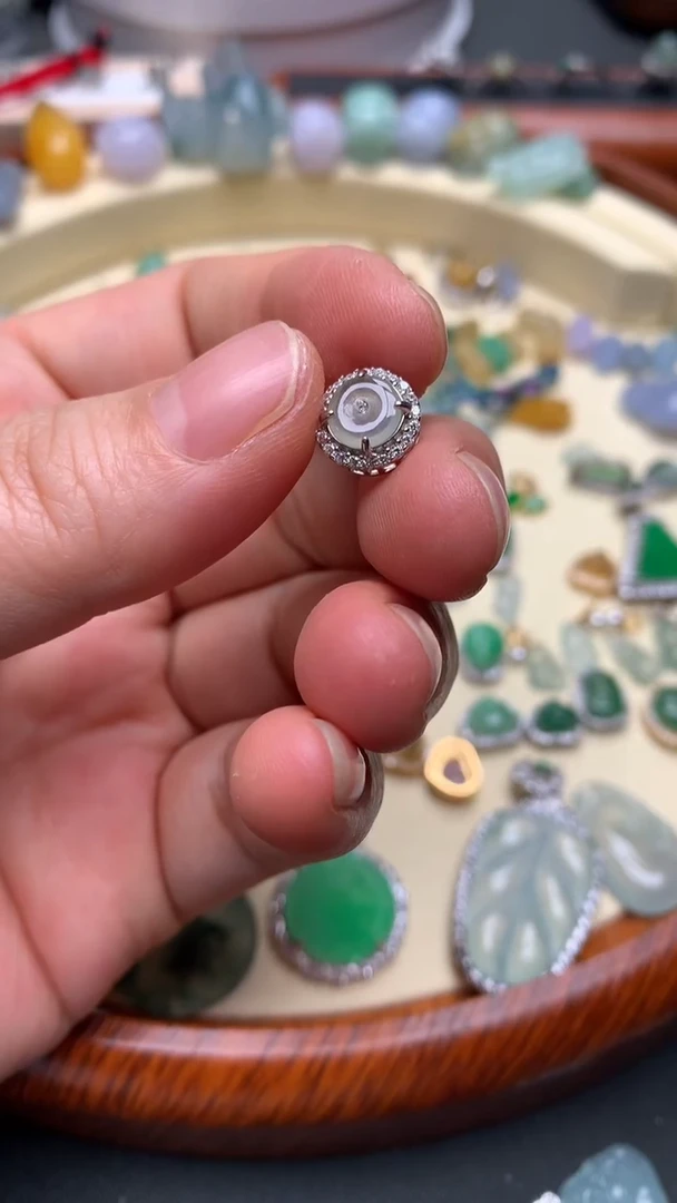 【闪购商品】翡翠颈饰银S925镶嵌翡翠镶嵌平安扣