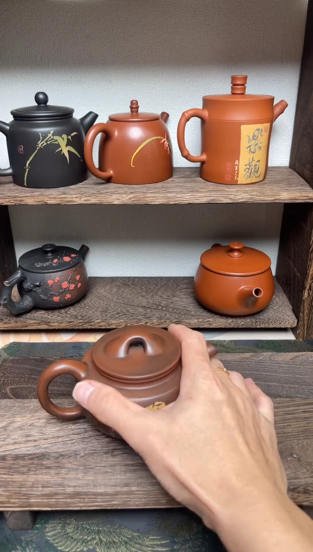 ?****8200毫升彩填残贴浮雕山水壶