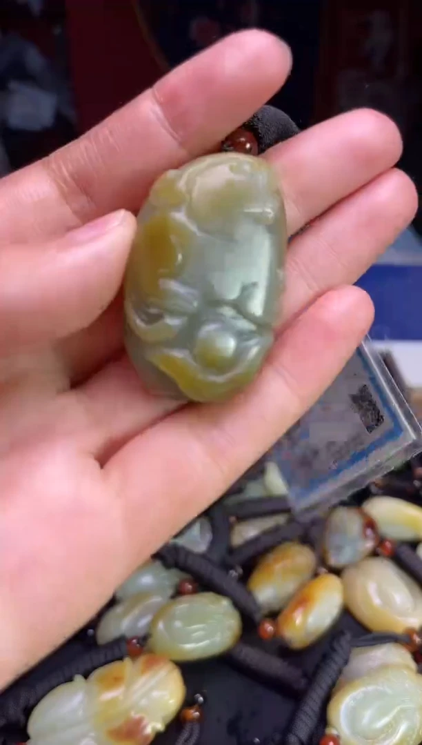 颈饰未镶嵌和田玉3