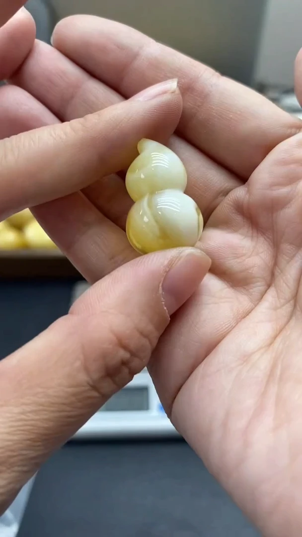 琥珀未镶嵌珠宝奇石436