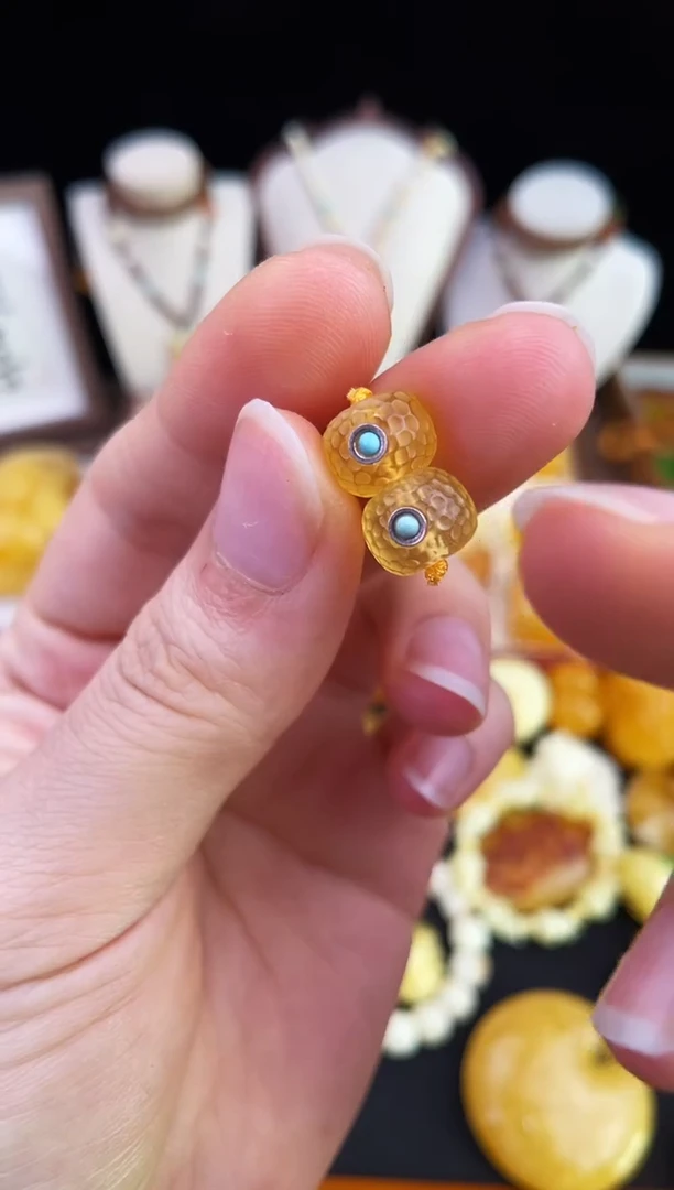 琥珀未镶嵌珠宝奇石多样性发其一