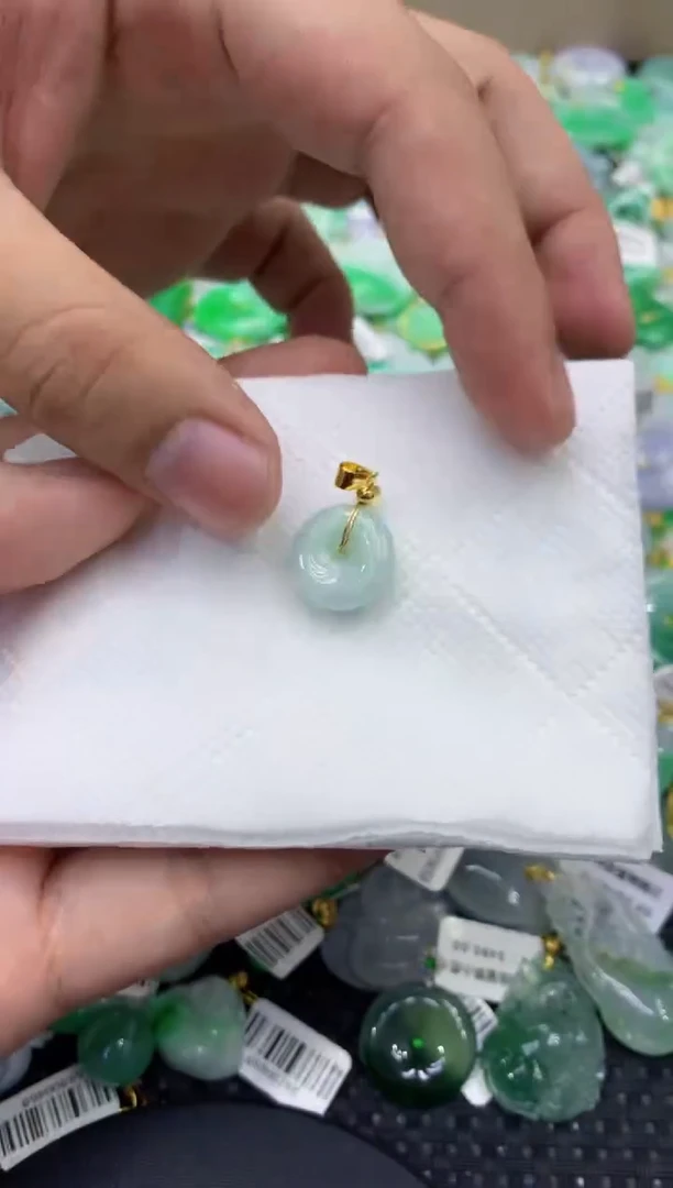 颈饰未镶嵌翡翠天然缅甸翡翠A货