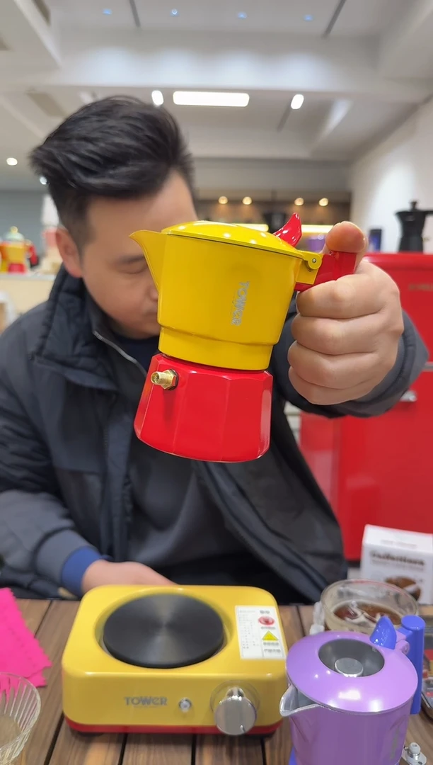 单壶【英国TOWER】钛内胆6代双阀2杯摩卡咖啡壶【黄红】