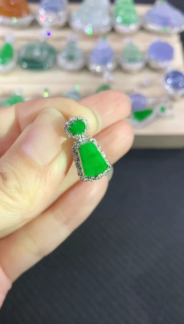 吊坠(不含链)18K金镶嵌翡翠78|3800