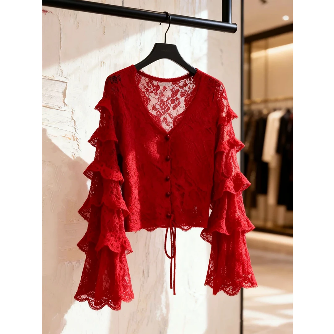 2026冬季轻奢减龄洋气独特设计感小众新年本命年穿搭红色蕾丝上衣