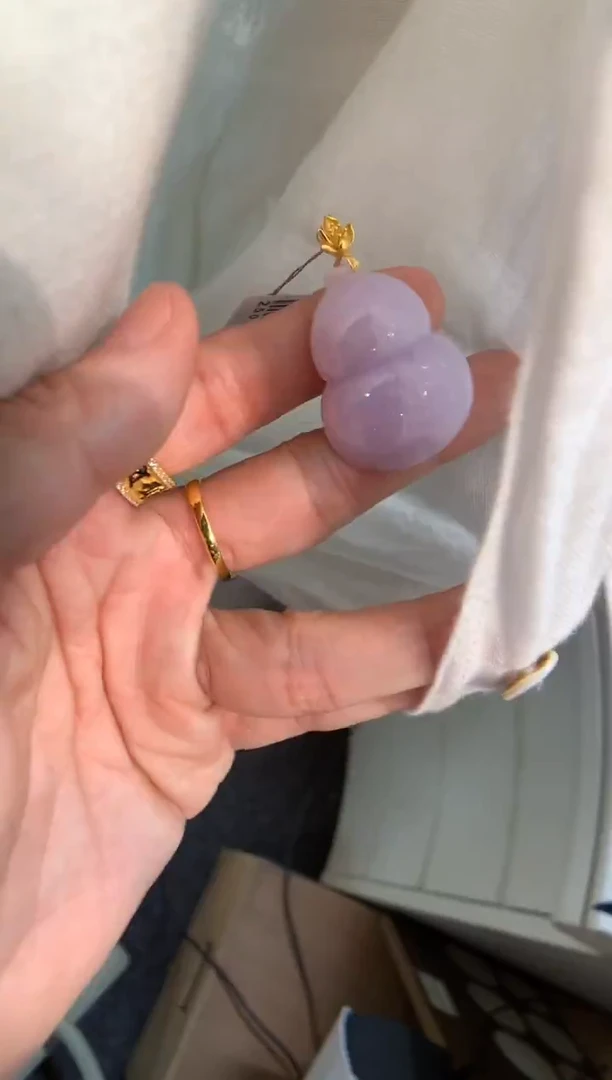 颈饰18K金镶嵌翡翠葫芦