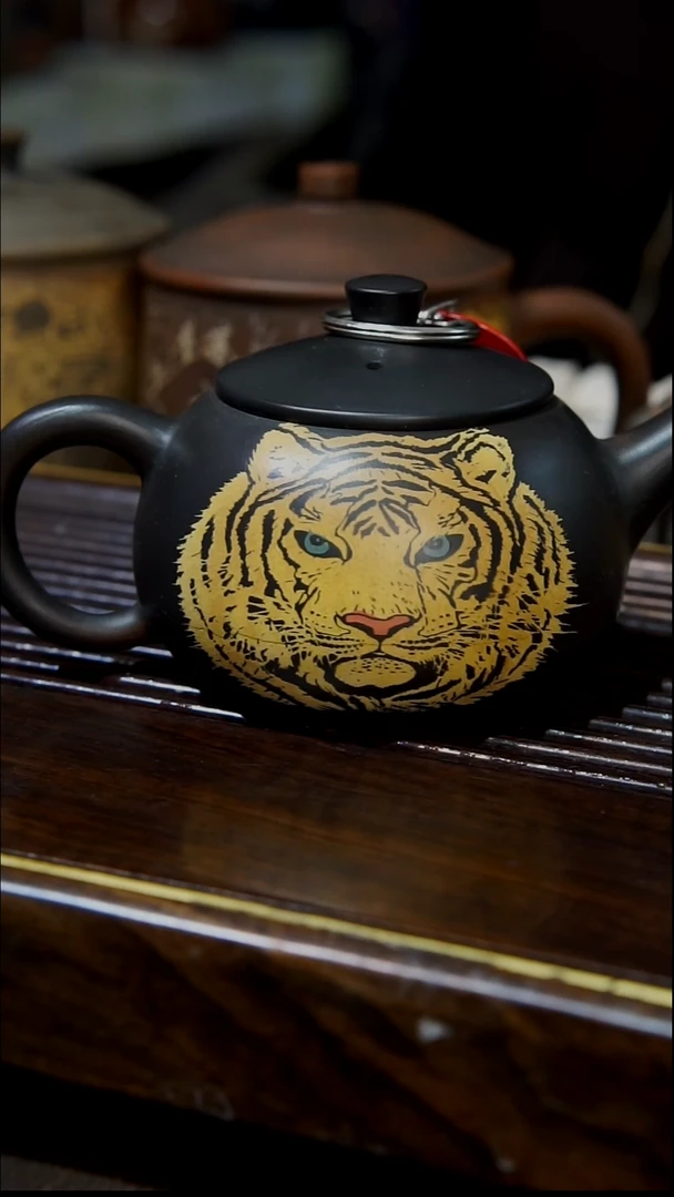 云南建水紫陶008 微瑕  全手工彩填壶  160cc