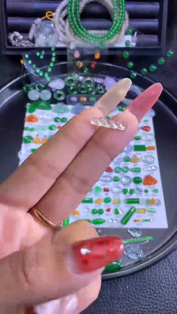 未镶嵌挂件翡翠蛋