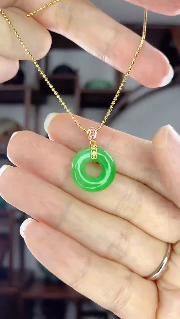 翡翠未镶嵌吊坠(赠链)甜甜圈X72