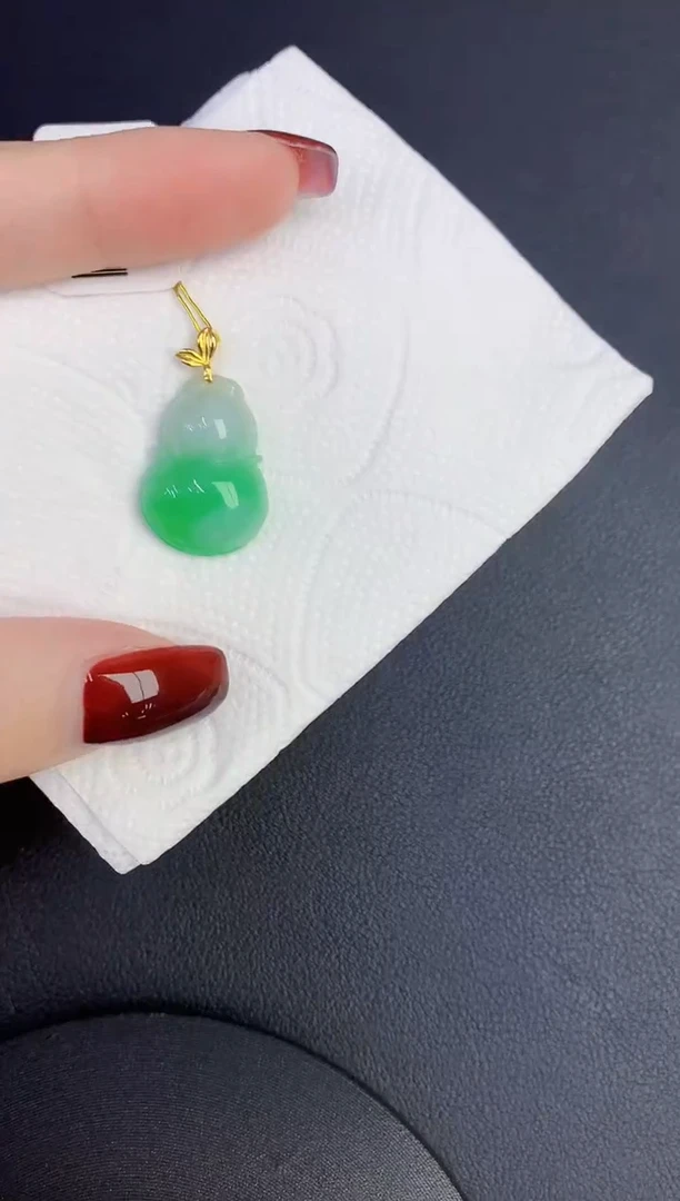 颈饰18K金镶嵌翡翠缅甸天然翡翠a货