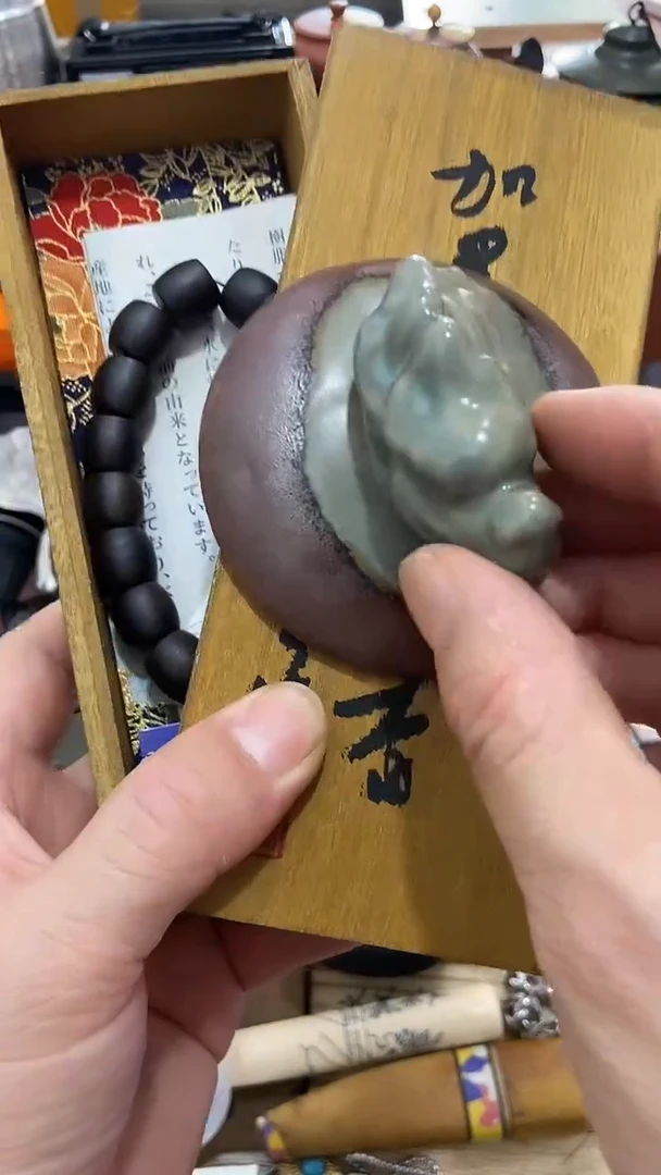 瓷片闪购商品  如图所示
