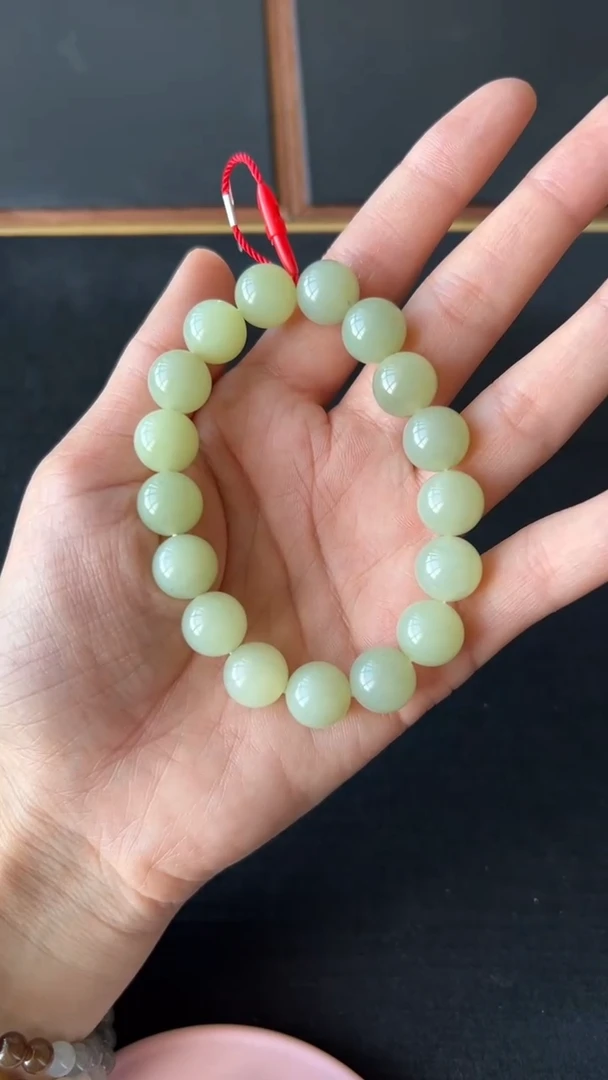 【闪购商品】和田玉手串未镶嵌且末微色差近矿卡12