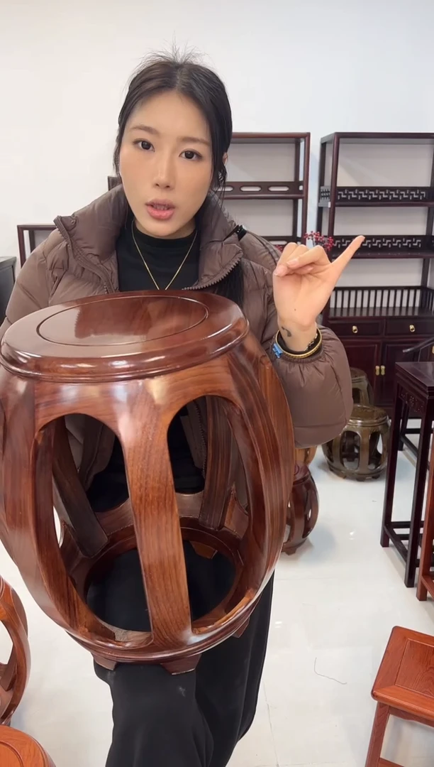 花梨木类家具一对亚花梨大号胡桃色鼓凳