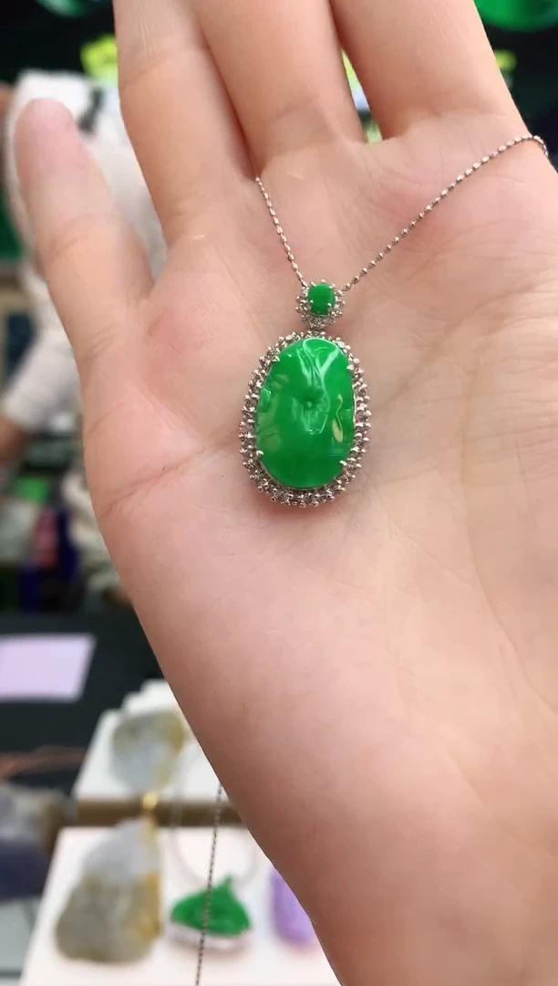 【闪购商品】翡翠颈饰18K金镶嵌赠礼盒证书 小君