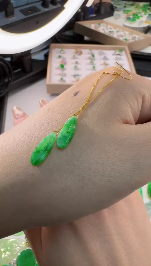 翡翠18K金镶嵌耳饰天然缅甸A货翡翠