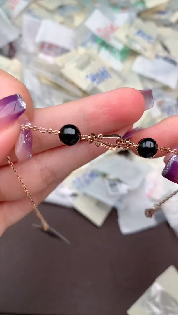 翡翠挂件18K金镶嵌一