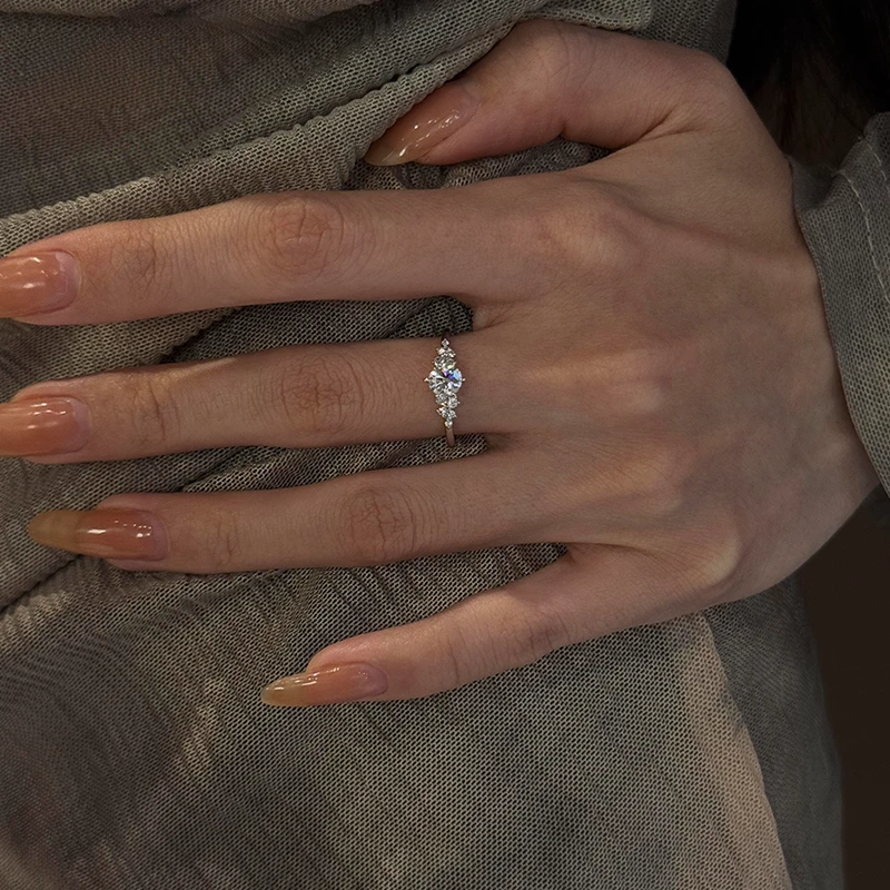 铜合金戒指 银色爆闪戒指女轻奢小众精致高级感食指戒清冷感气质