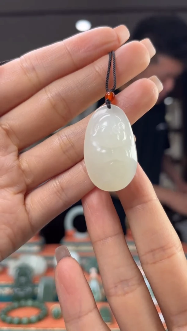 和田玉未镶嵌颈饰1