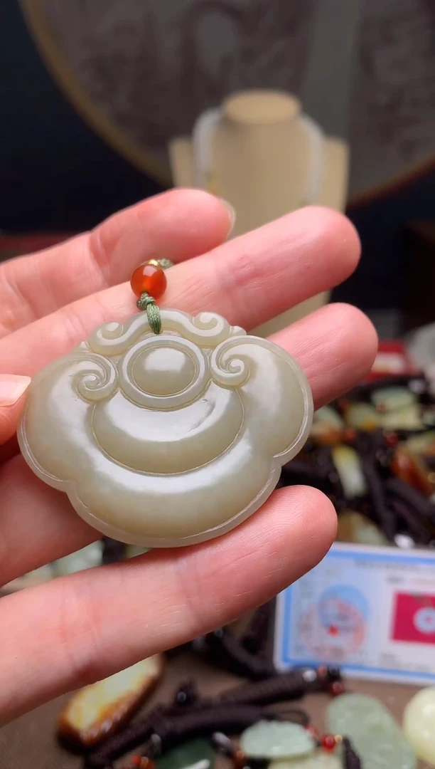 颈饰未镶嵌和田玉新疆料青海料清水和田玉吊坠