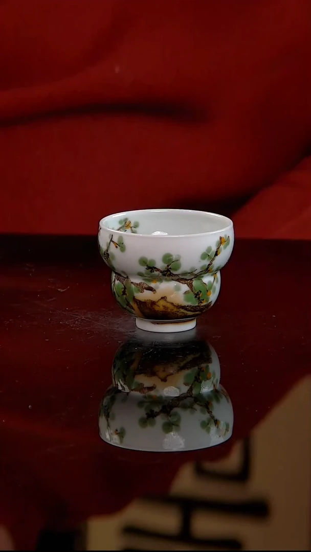 李华手绘釉中五彩绿梅葫芦杯