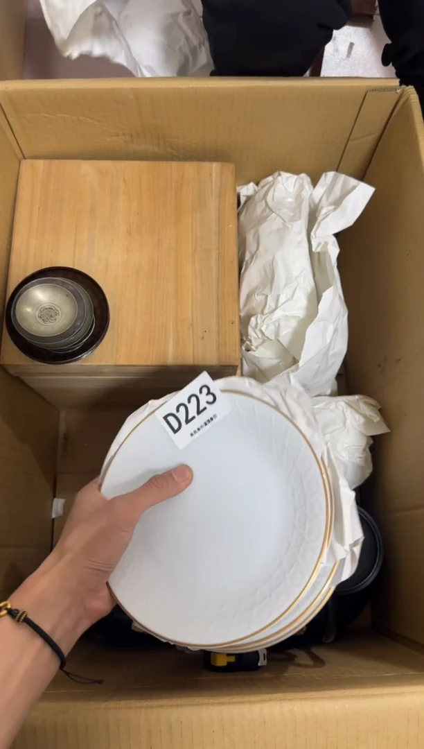瓷片L***a223 中古商品，谨慎购买