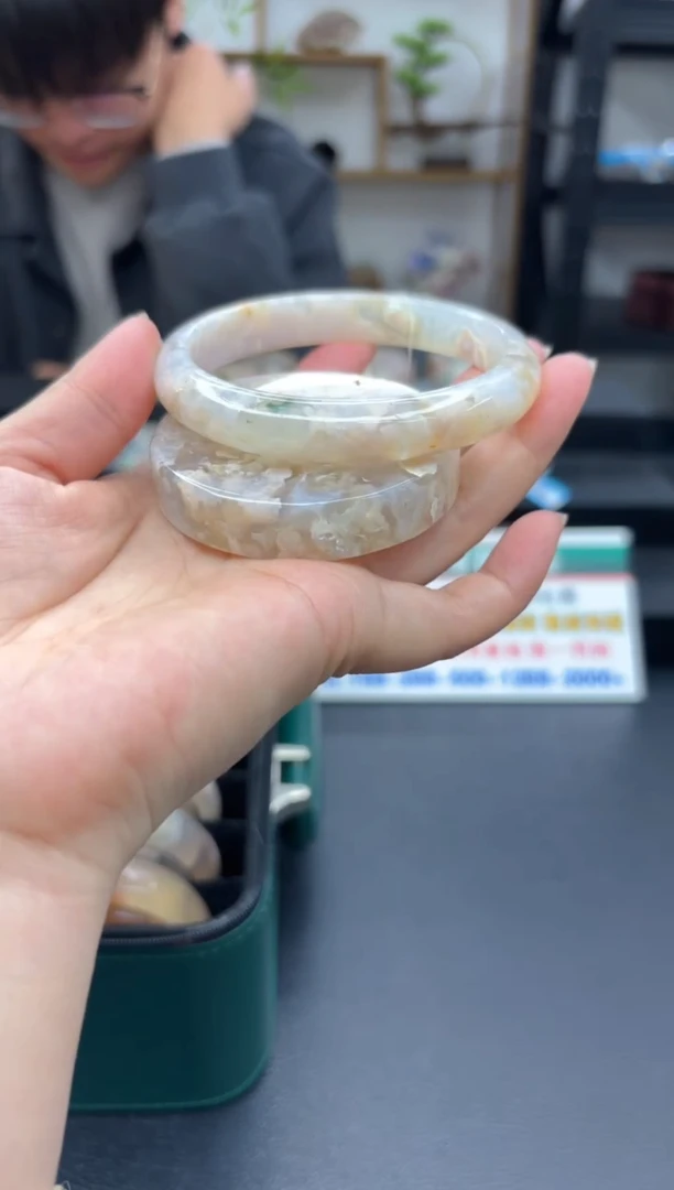 【闪购商品】石英质玉手镯未镶嵌C846(62圈赠送镯心)