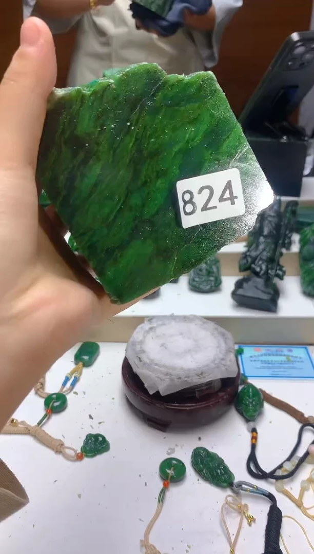 未镶嵌和田玉（碧玉）珠宝半成品0