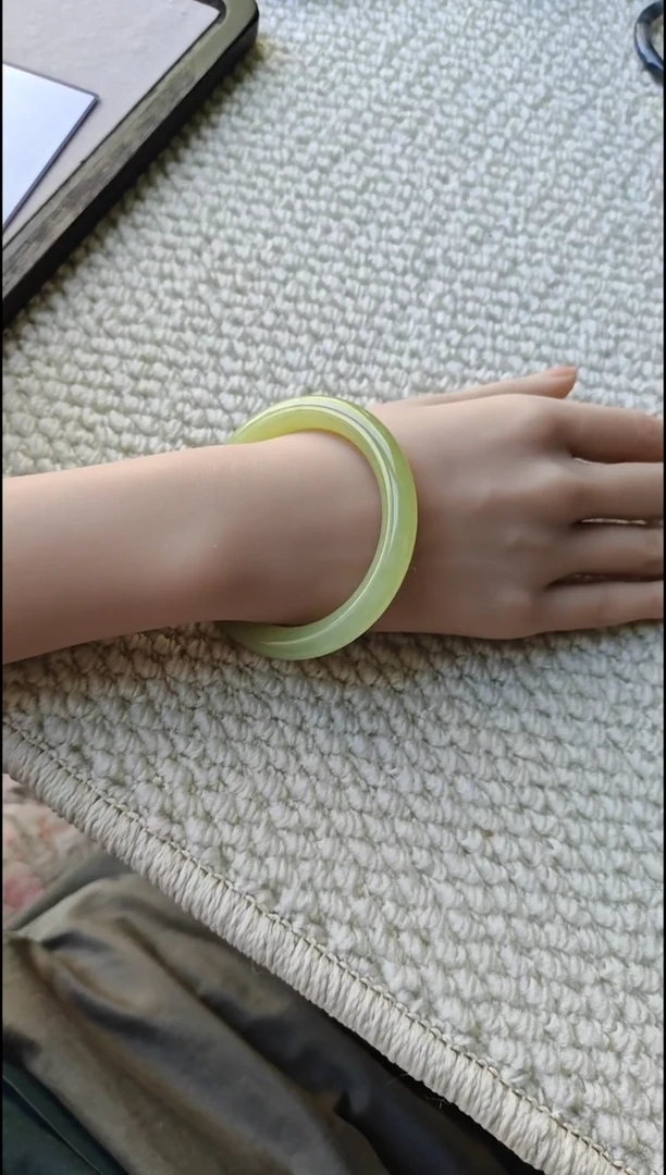 和田玉手镯未镶嵌和田玉手镯未镶嵌