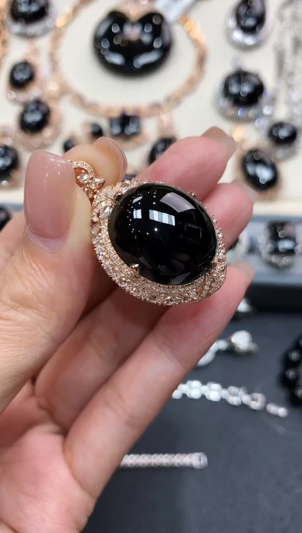 【闪购商品】翡翠吊坠(不含链)18K金镶嵌q85        