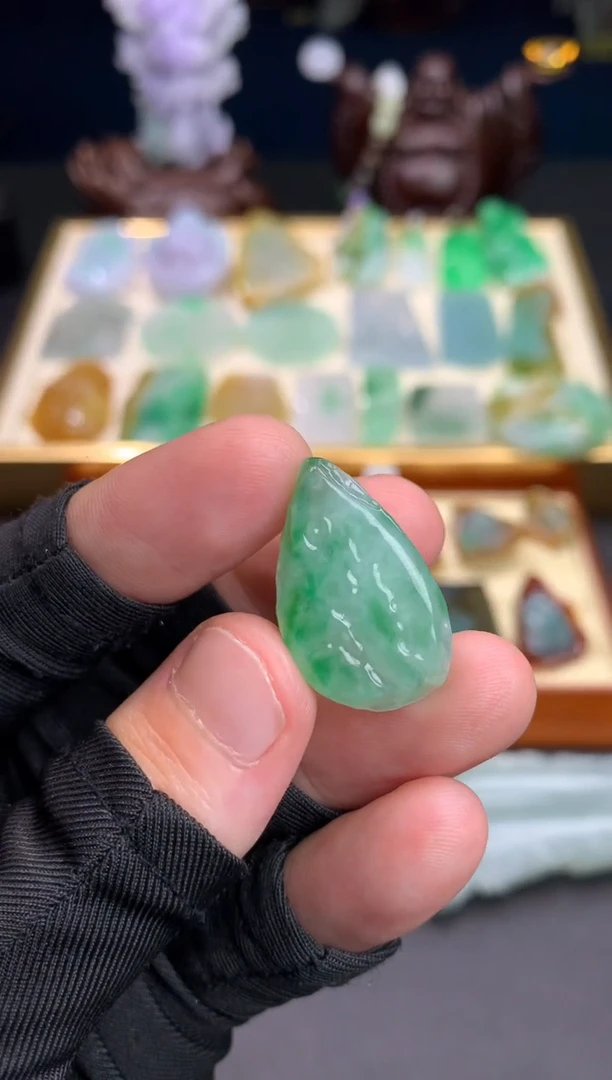 未镶嵌定制翡翠桃****4天然翡翠裸石