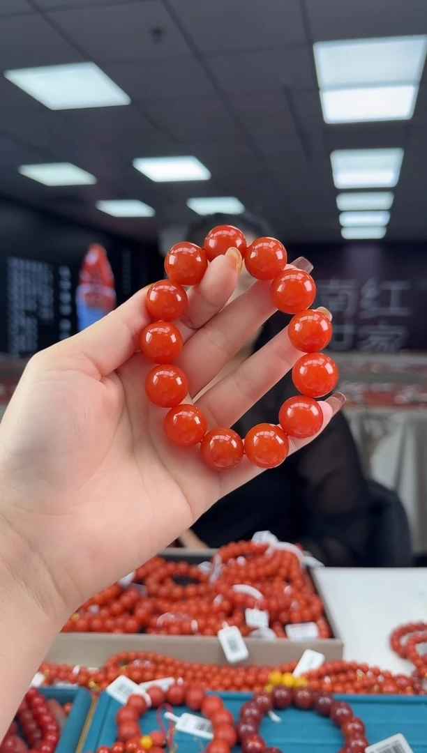 未镶嵌珠串南红玛瑙多样发其一/17/23121009200