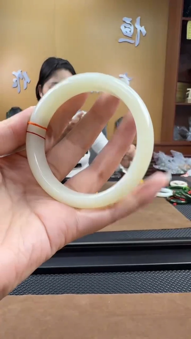 颈饰未镶嵌和田玉手镯61