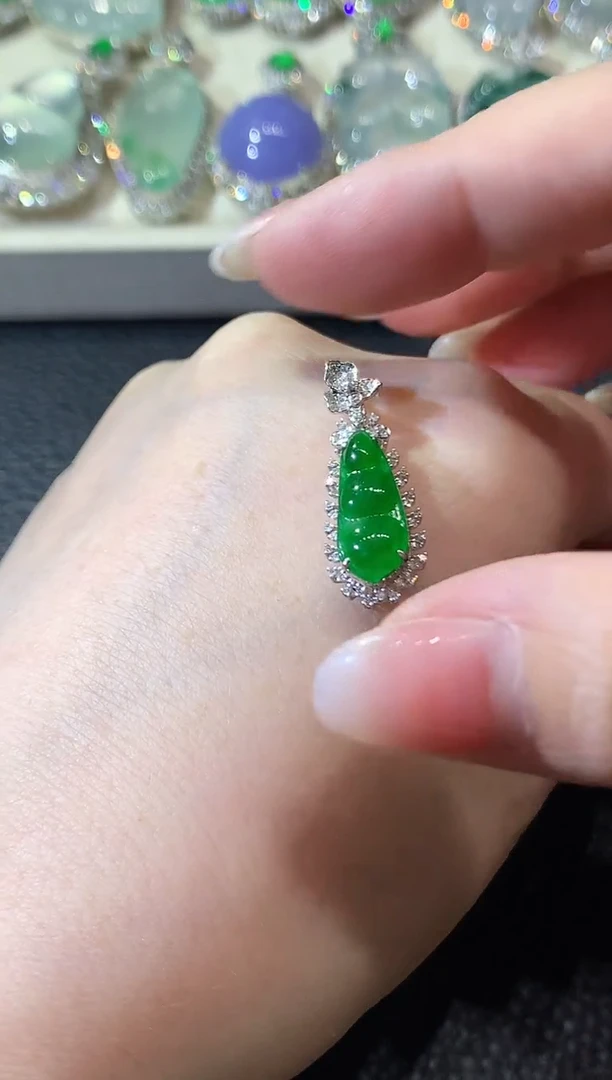 翡翠18K金镶嵌吊坠(不含链)C116