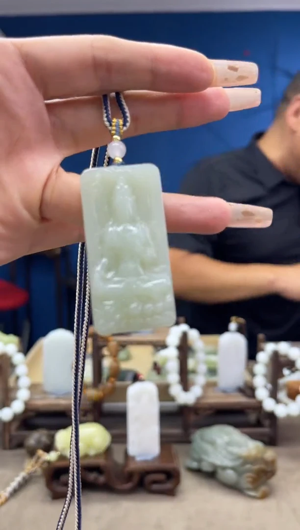 和田玉未镶嵌颈饰1