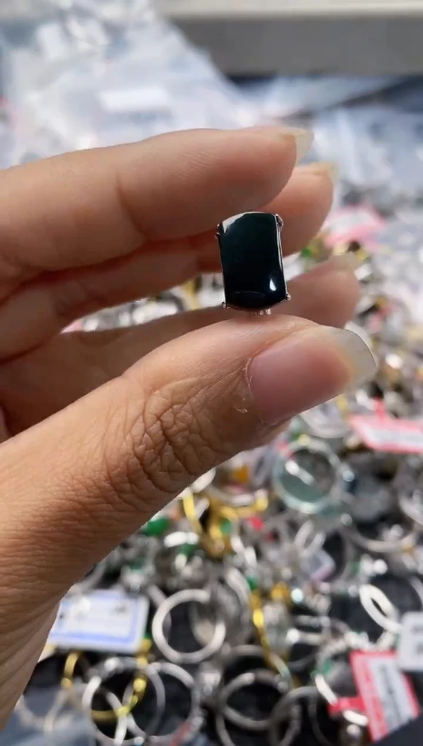 银S925镶嵌戒指翡翠888              4