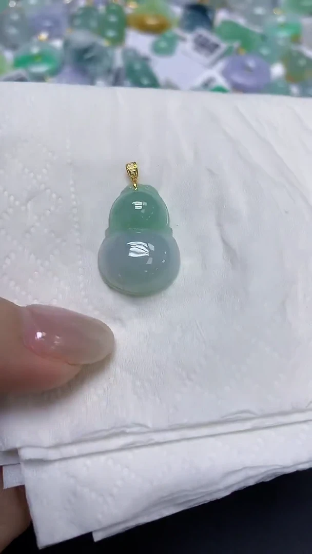 翡翠18K金镶嵌颈饰天然缅甸翡翠A货